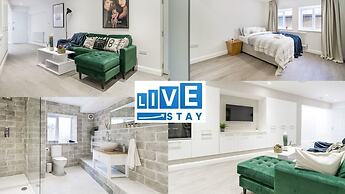 Livestay - 2 Bed Hollywood Movie Themed Apt