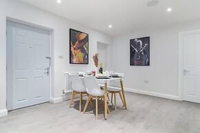 Livestay - 2 Bed Hollywood Movie Themed Apt