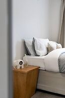 Livestay - 2 Bed Hollywood Movie Themed Apt