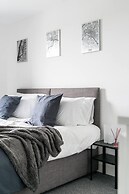 Livestay - One Bed Apt, Free Parking, Sleeps 4