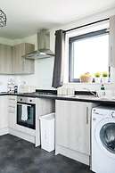 Livestay - One Bed Apt, Free Parking, Sleeps 4