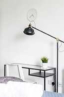 Livestay - One Bed Apt, Free Parking, Sleeps 4