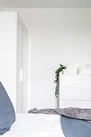 Livestay - One Bed Apt, Free Parking, Sleeps 4