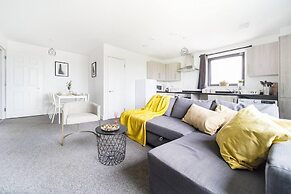 Livestay - One Bed Apt, Free Parking, Sleeps 4