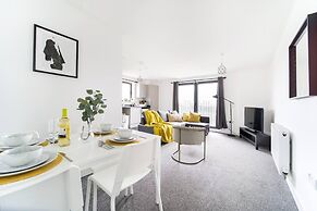 Livestay - One Bed Apt, Free Parking, Sleeps 4