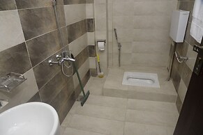 Khan Continental Hotel & Restaurant