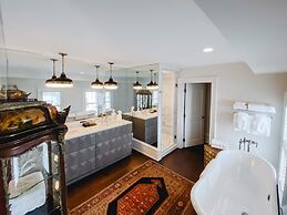 The Lilley Mansion Bed & Breakfast