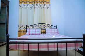 Dar es Salaam-sleeps8-parking-garden-pet Friendly