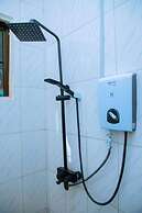 Dar es Salaam-sleeps8-parking-garden-pet Friendly