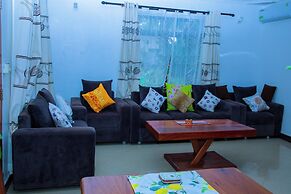 Dar es Salaam-sleeps8-parking-garden-pet Friendly