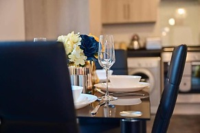 Livestay - Modern Spacious 2 Bed 2 Bath Apartment