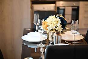 Livestay - Modern Spacious 2 Bed 2 Bath Apartment