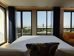SO/ Paris Hotel