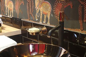 The Lord Byron Suite