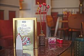 The Lord Byron Suite