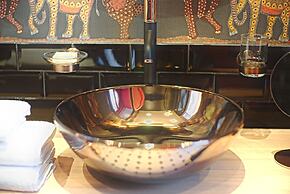 The Lord Byron Suite