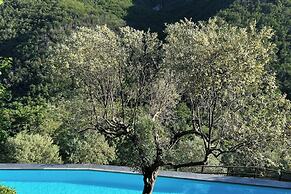 1 Bed Cottage Sleeps 4 Private Garden - Pool