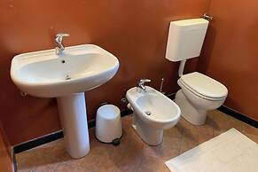 1 Bed Cottage Sleeps 4 Private Garden - Pool