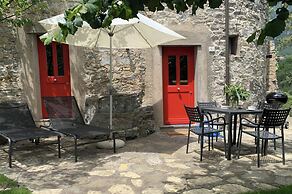1 Bed Cottage Sleeps 4 Private Garden - Pool