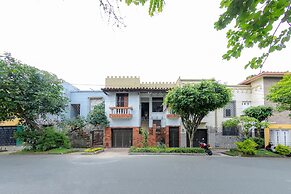 Ayenda Sarayu House