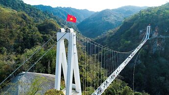 Moc Chau Island - Bach Long Glass Bridge