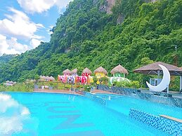 Moc Chau Island - Bach Long Glass Bridge