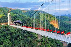 Moc Chau Island - Bach Long Glass Bridge