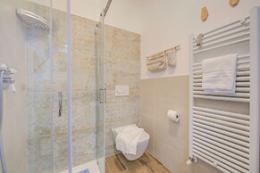 La Casa Accanto With Shared Pool