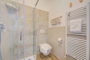 La Casa Accanto With Shared Pool