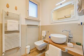 La Casa Accanto With Shared Pool