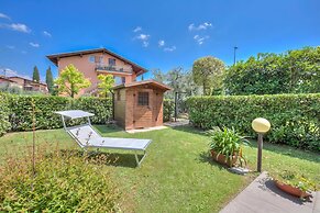 La Casa Accanto With Shared Pool