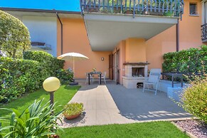 La Casa Accanto With Shared Pool
