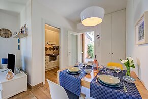 La Casa Accanto With Shared Pool