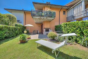 La Casa Accanto With Shared Pool