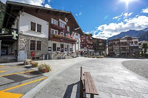 Monterosa Cozy Apartment 200m From Ski