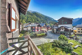Monterosa Cozy Apartment 200m From Ski