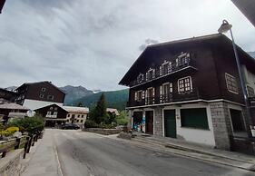 Monterosa Cozy Apartment 200m From Ski