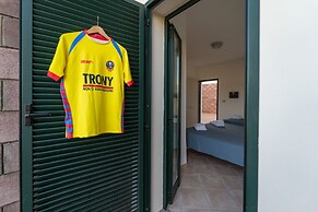 La Meta Sporting Rooms