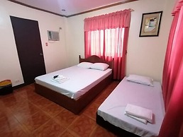OYO 879  Lauriens Budget Hotel 2