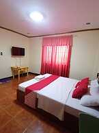 OYO 879  Lauriens Budget Hotel 2