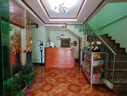 OYO 879  Lauriens Budget Hotel 2