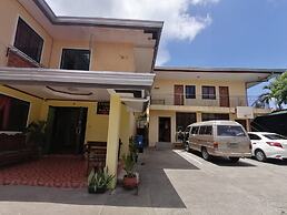 OYO 879  Lauriens Budget Hotel 2