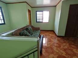 OYO 879  Lauriens Budget Hotel 2