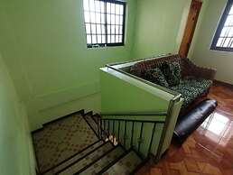 OYO 879  Lauriens Budget Hotel 2