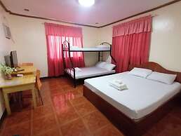 OYO 879  Lauriens Budget Hotel 2