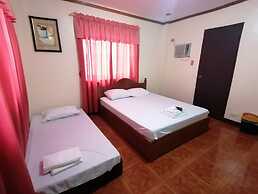 OYO 879  Lauriens Budget Hotel 2