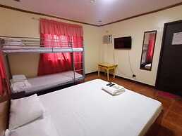 OYO 879  Lauriens Budget Hotel 2