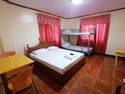 OYO 879  Lauriens Budget Hotel 2