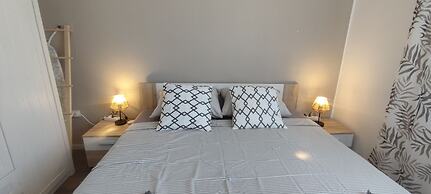 Stunning 2-bed House in Jezera With Sea Views