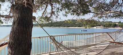 Stunning 2-bed House in Jezera With Sea Views